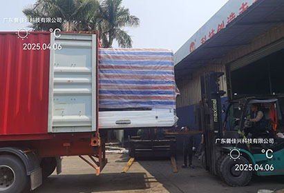 Shipment of Three Station Pressure and Negative Plastic Thermoforming Machine